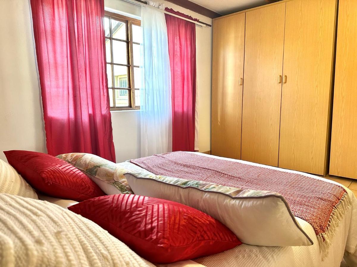 Blue Lantern Bed And Breakfast Kempton Park Eksteriør bilde