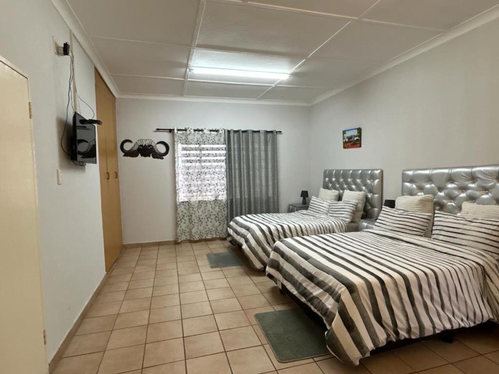 Blue Lantern Bed And Breakfast Kempton Park Eksteriør bilde